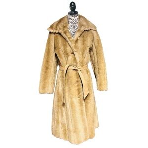 Vintage 1960’s/70’s Gorgeous Faux Fur Coat Leather Buttons and Belt. S/M